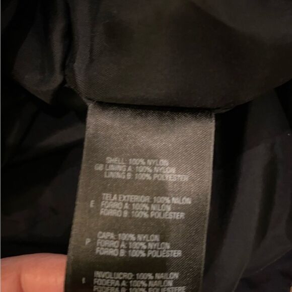 The North Face Varius Guide Jacket Black
Size XS HyVent Shell. - Picture 6 of 7